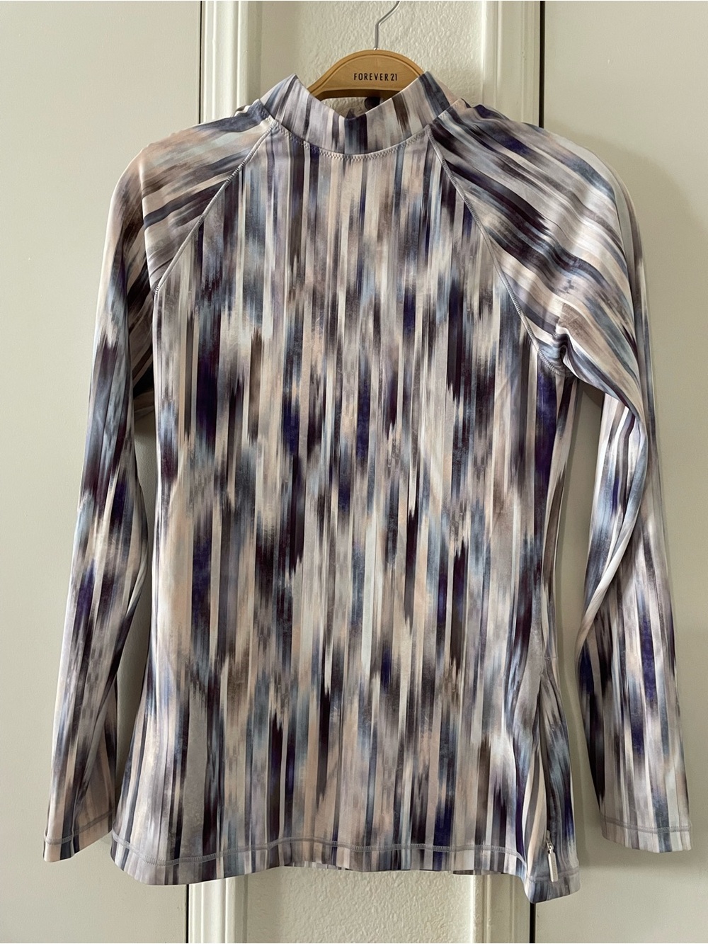 Athleta  North Point Rashguard In Grey Abstract - Picture 3 of 5